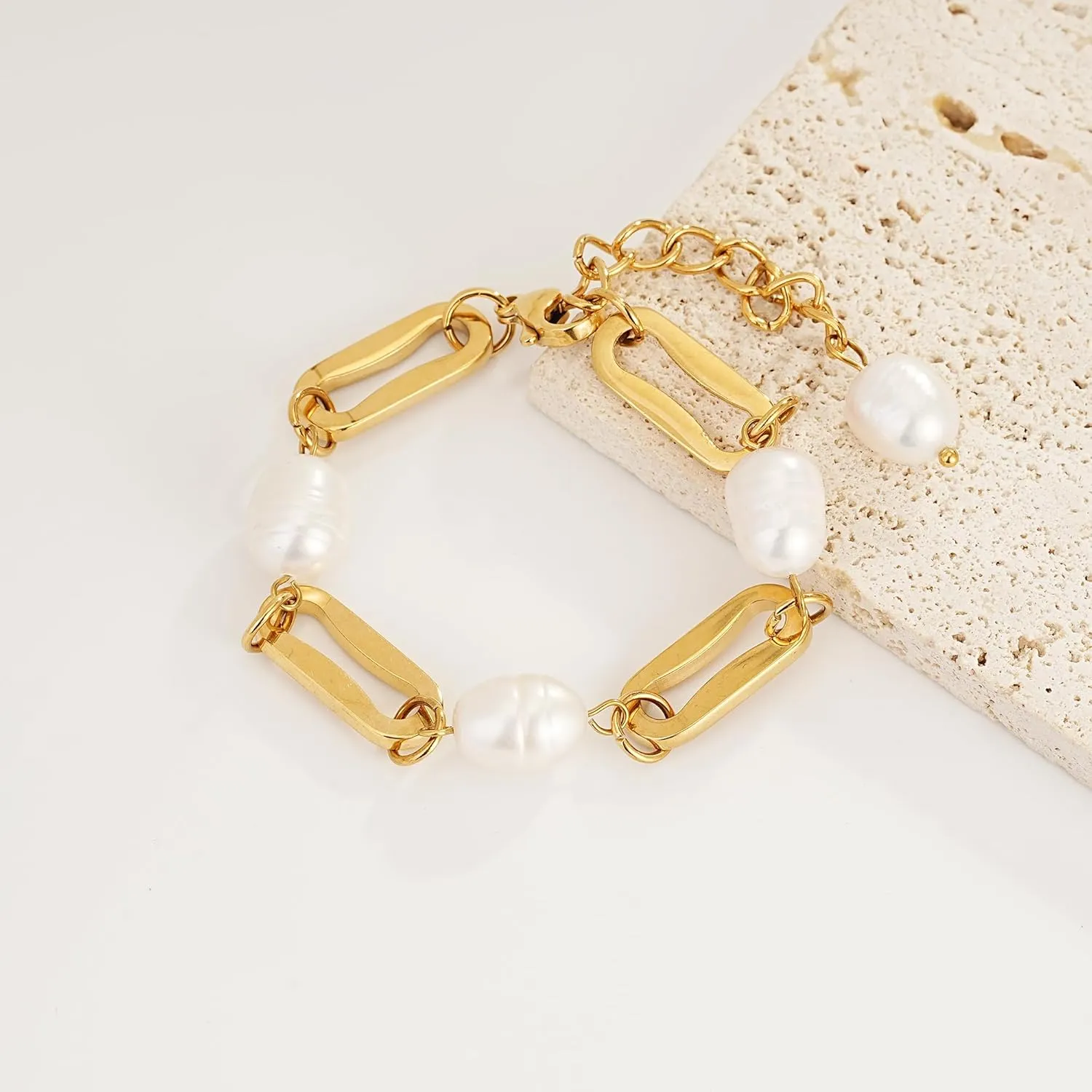 Gold Pearl Bracelets for Women Dainty Baroque Pearl Bracelet 18K Gold Plated Freshwater Cultured Pearl Bracelet Fashion Charm Link Strand Bracelets Delicate Vintage Jewelry Boho Wedding Gifts for Brides Bridesmaid