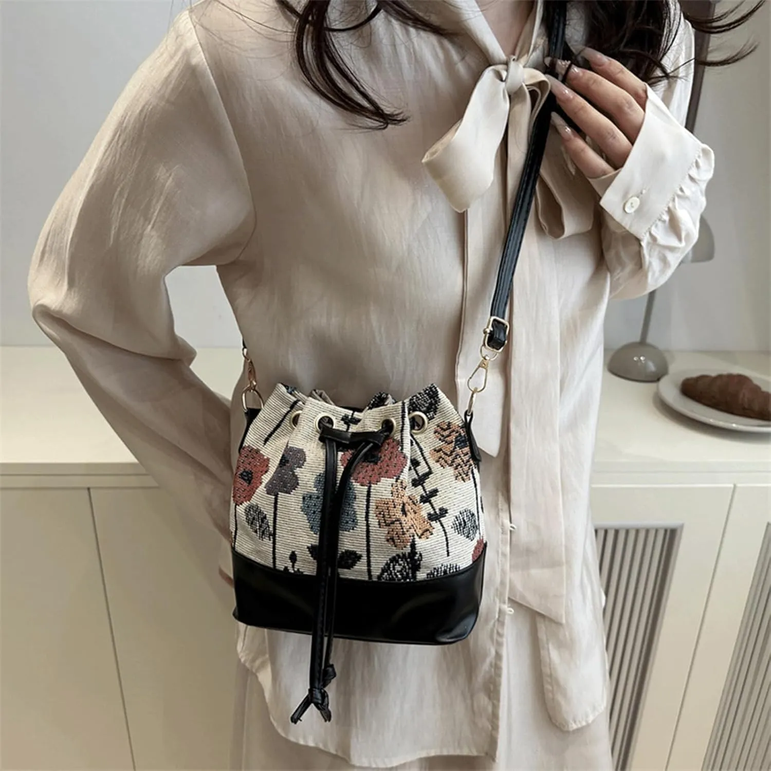 Mini Bucket Bag Vintage Floral Print Bucket Purse with Leather Drawstring Closure Purse Bag Small Crossbody Shoulder Handbag