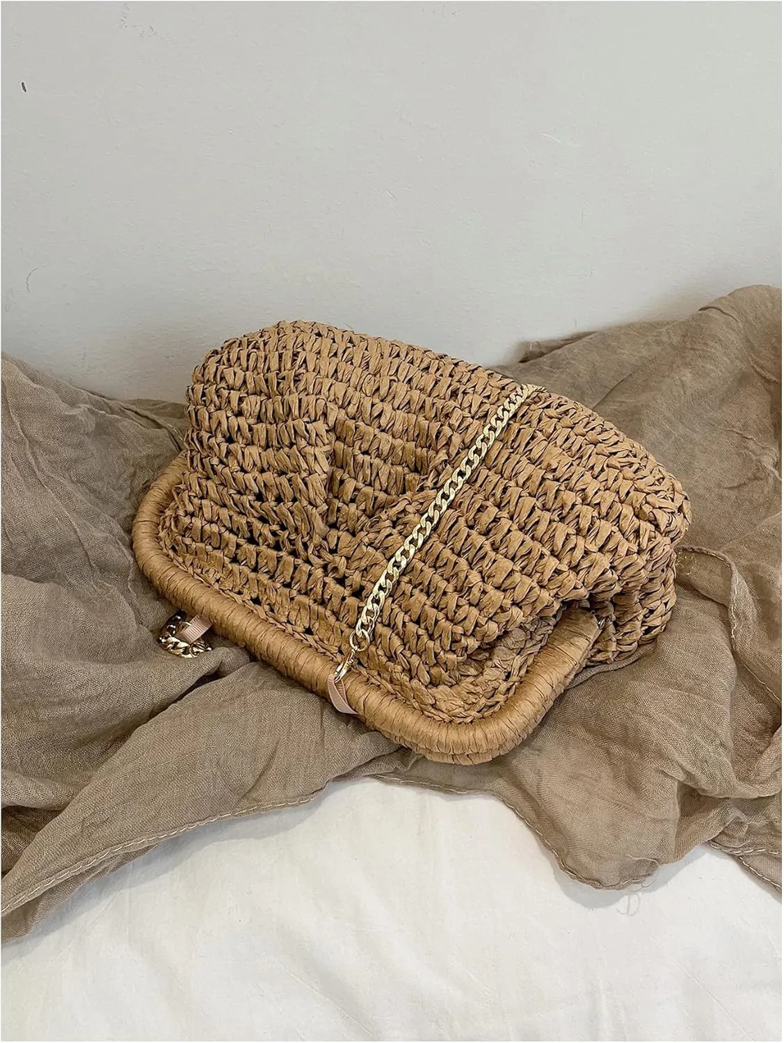 Verdusa Women's Straw Clutch Handbags Cloud Dumpling Woven Purse with Chain Strap