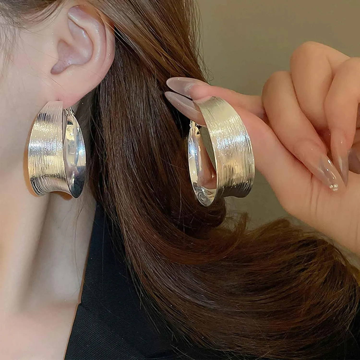 Vintage Chunky Wide Hoop Earrings Hammered Gold Open Circle Earring Large Circle Hoop Dangle Earring Geometric Round Earrings Jewelry for Women