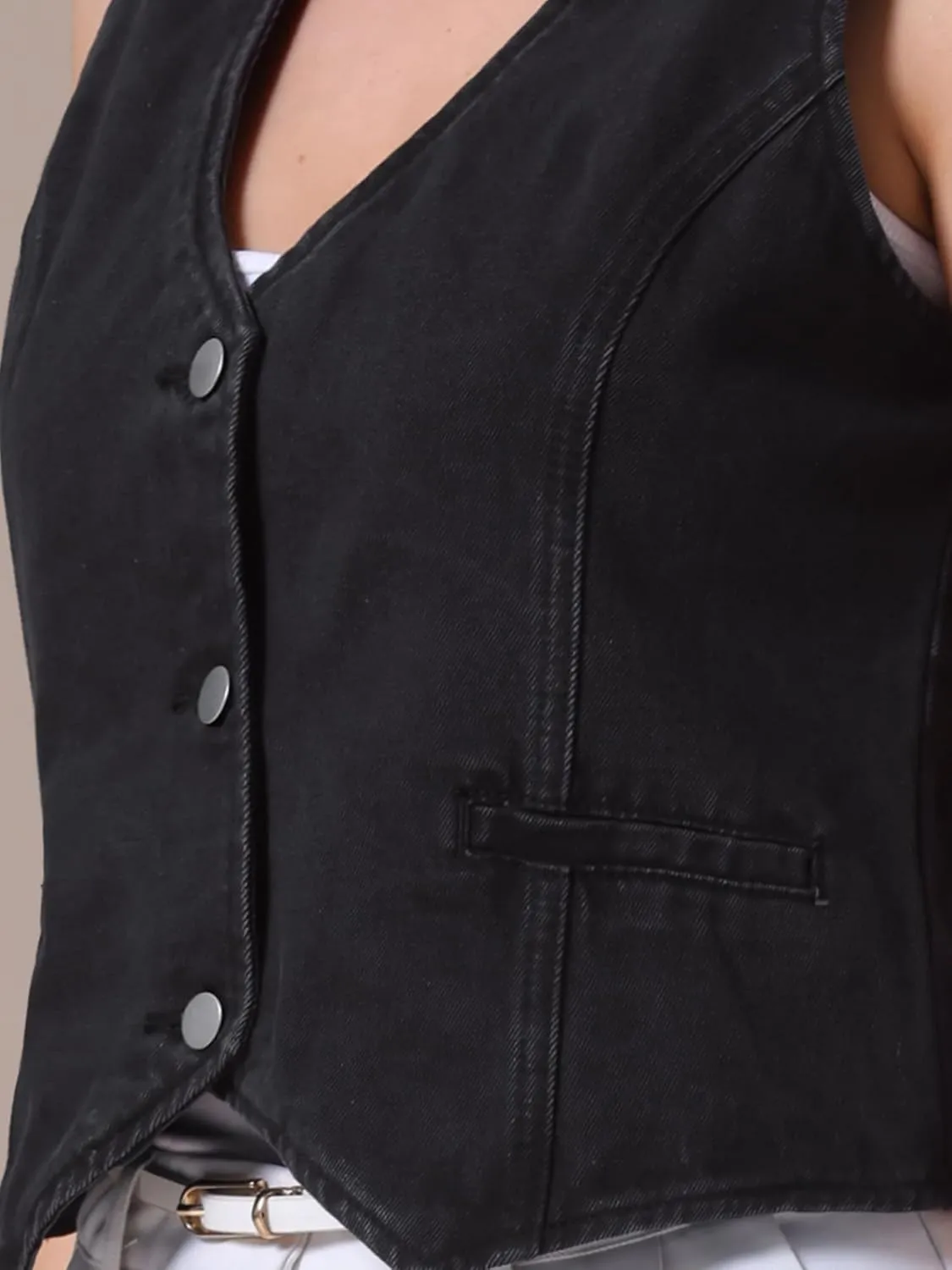 Women's Denim Vest V Neck Button Down Sleeveless Waistcoat Vest Top Western Outfits Casual Jean Vests